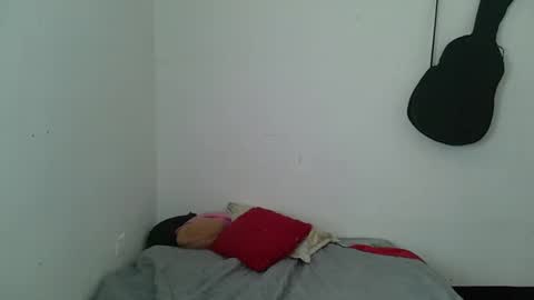 J  online show from April 10, 8:37 pm