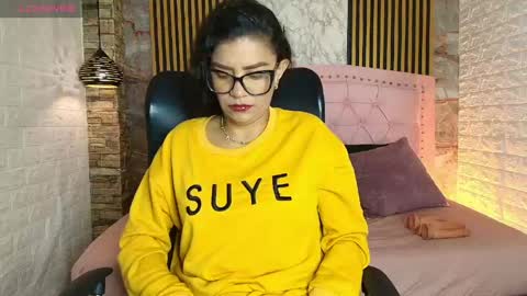 aisha__cambell online show from April 22, 10:01 am