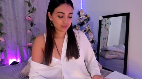 Aisha online show from December 29, 3:13 pm