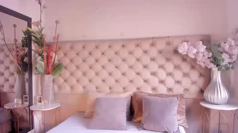 AishaValcazar online show from December 20, 7:40 pm