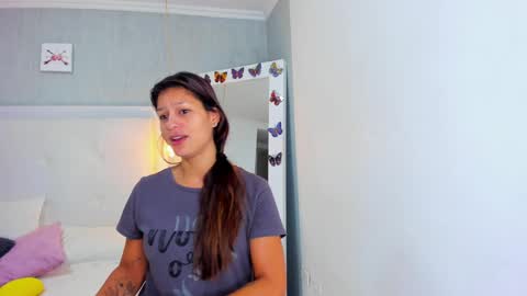 aishawild online show from January 18, 1:08 pm