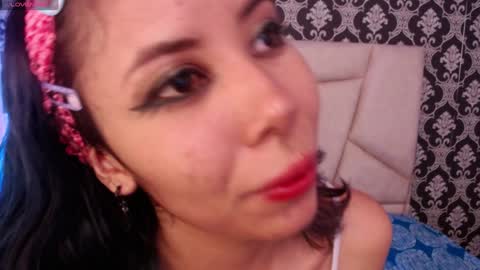 A K A N E  U W U online show from December 22, 12:27 pm