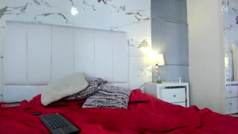 Akemi online show from February 28, 8:42 am