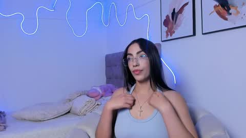 Alaia Alegria online show from April 1, 11:35 pm