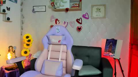 Alaia online show from February 21, 9:04 pm