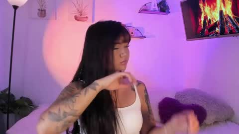   online show from April 17, 10:28 am