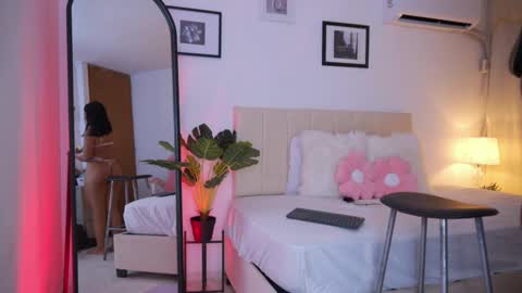 alana_ada online show from March 8, 3:21 am