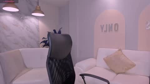 Alana online show from October 28, 12:11 pm