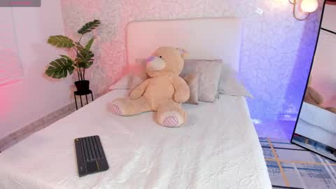 alannarouge online show from April 14, 3:01 pm