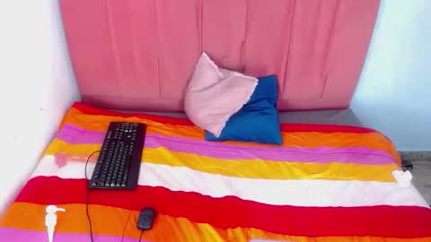 alaurinortizcm101 online show from February 28, 6:57 am