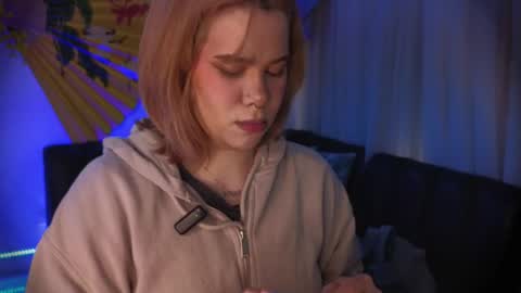 albaandthayron online show from September 19, 12:26 pm