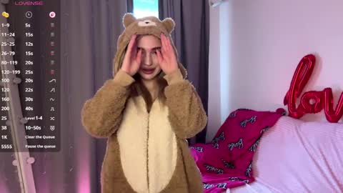 Viktoria online show from April 3, 9:40 am