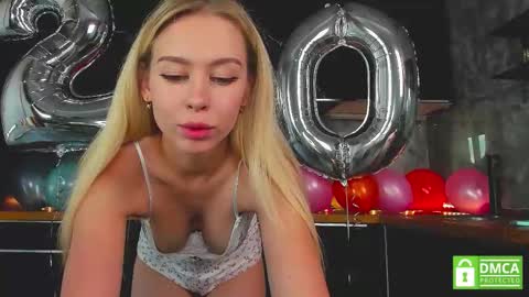 aleksa_cutie online show from October 12, 10:17 am