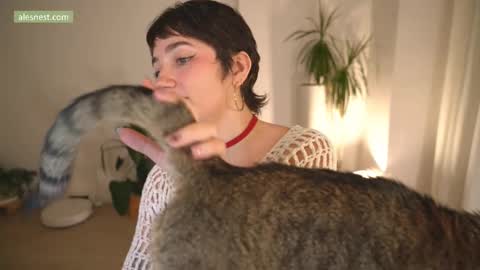 Ale online show from March 25, 11:51 pm