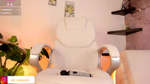 alexawarren_ online show from May 11, 5:32 pm