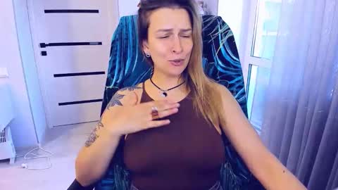 Alexia online show from May 9, 1:13 pm