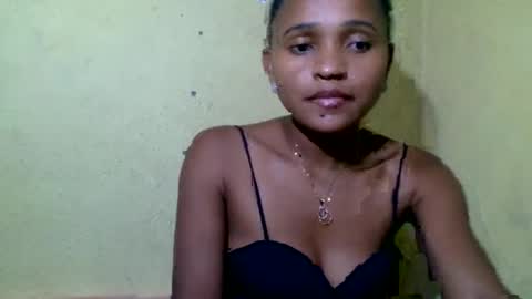 alia411613 online show from May 23, 7:12 pm