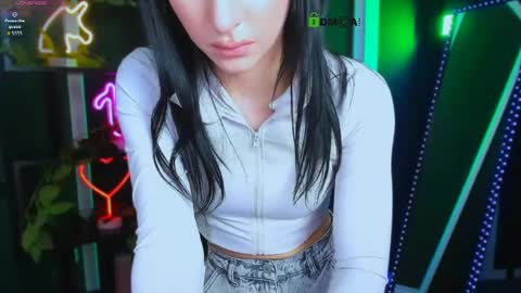 alia skay online show from April 30, 8:14 pm