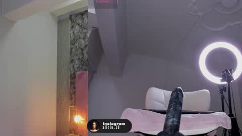 alicia online show from February 3, 11:04 am