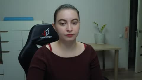 Alice online show from April 16, 9:39 pm