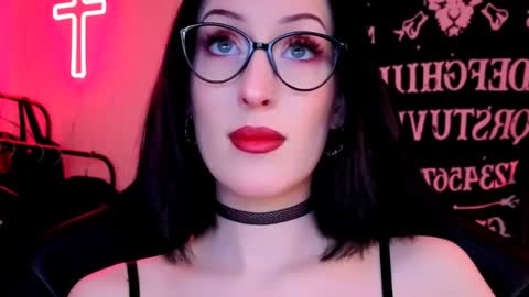 Miss Alice online show from May 2, 1:14 pm