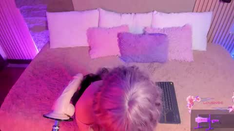 Mey online show from March 3, 8:37 pm