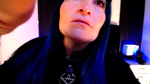 Alice online show from February 17, 7:35 pm