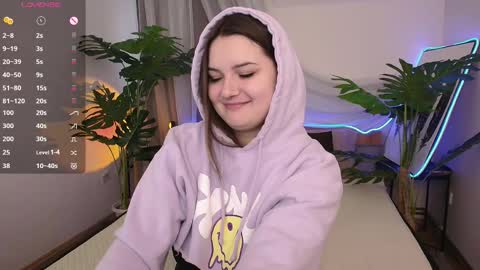 Alice  online show from October 16, 2:41 pm