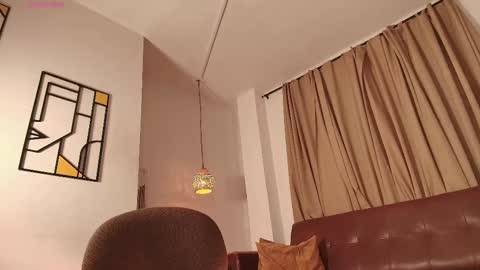 aliceblaker_ online show from October 2, 5:34 am