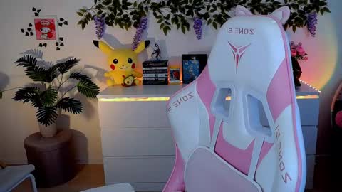 alicecharmy online show from May 13, 2:56 pm