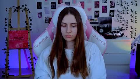 alicecharmy online show from October 18, 7:11 am