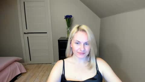 Alicee online show from March 7, 4:00 pm