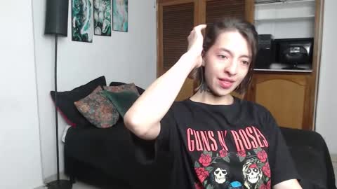 alicee_logan_ online show from January 12, 2:06 am