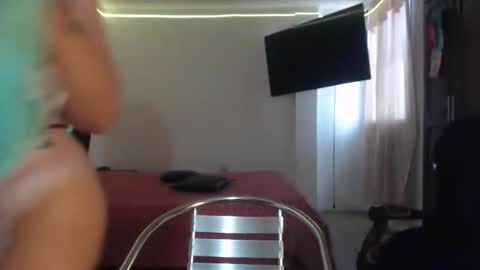 aliceesmiths online show from October 28, 7:08 pm