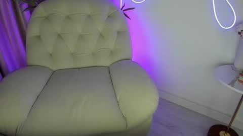 AliceLevine online show from October 23, 4:18 am