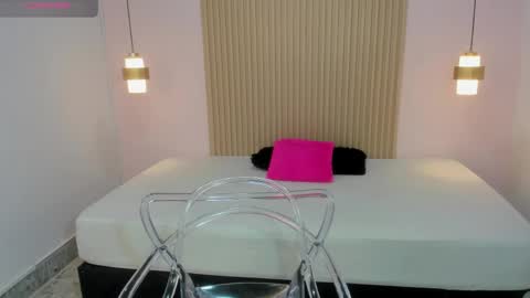 AliceRoss online show from April 9, 8:14 pm