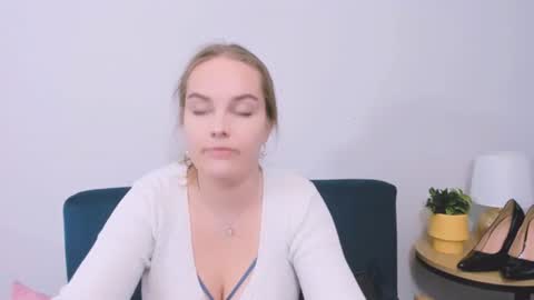 alicesensitive online show from January 13, 1:04 pm