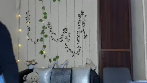 Alicia online show from April 19, 5:29 am