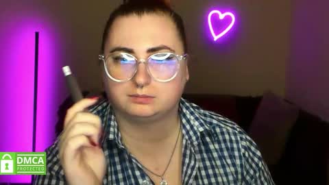 Alicia online show from November 25, 1:24 pm