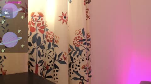 CINNAMON GIRL online show from December 23, 6:37 pm