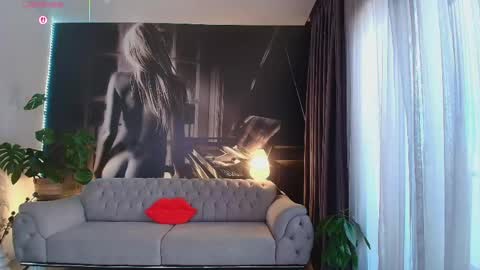 Aliessia online show from May 19, 2:24 pm