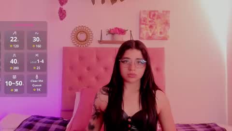 aliice_walker_ online show from December 3, 12:49 pm