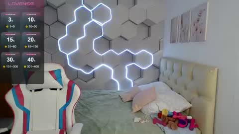 aliicemeow online show from June 11, 2:53 am