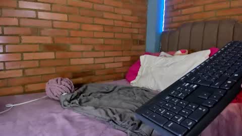 Alina  online show from June 25, 4:01 am