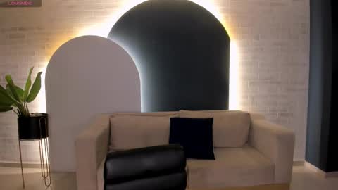 alinakravitz_ online show from February 7, 12:31 pm