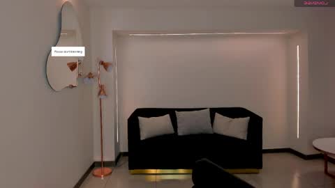 alinakravitz_ online show from June 2, 12:06 pm
