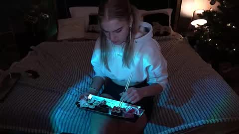 Alina online show from December 19, 8:06 am