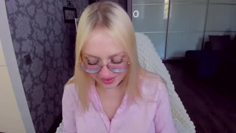 alinaocean online show from May 8, 9:23 am