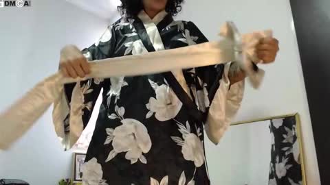  Ali  online show from October 31, 4:11 pm