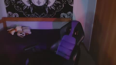 alisha17love online show from October 13, 10:40 am